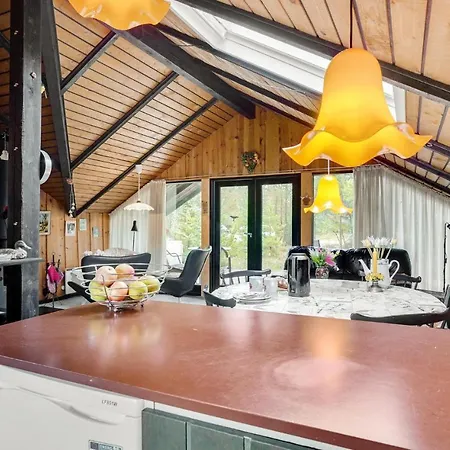 Two-bedroom In Semesterbostad *