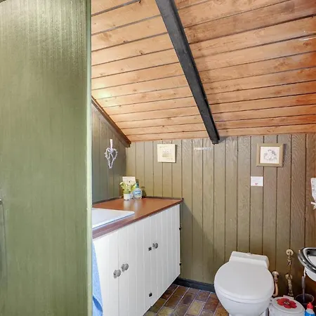 Two-bedroom In Semesterbostad